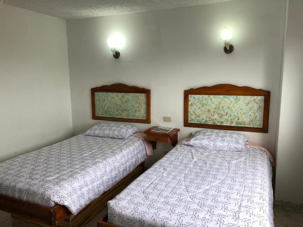 Hotel Armont Calarcá エクステリア 写真