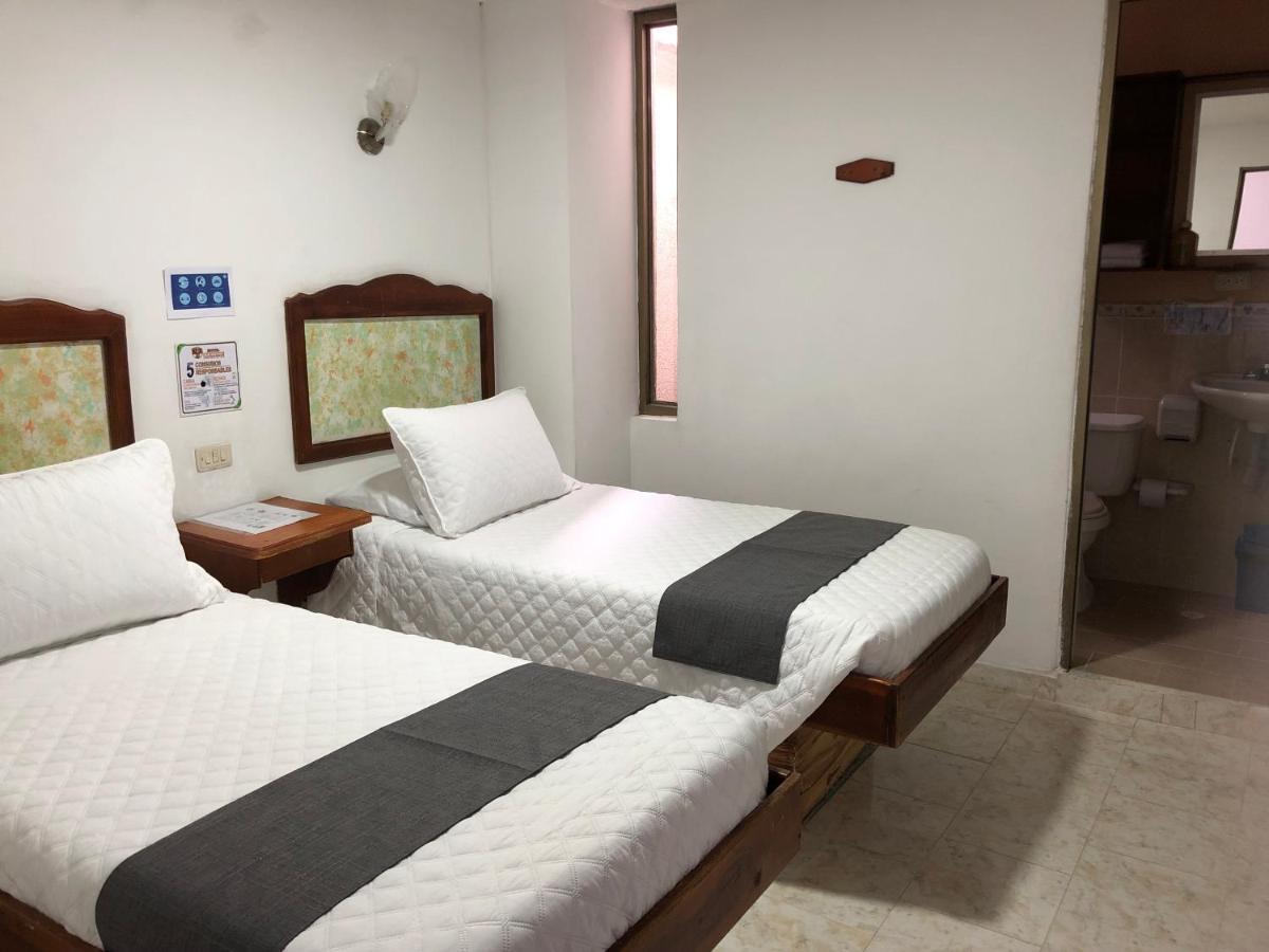 Hotel Armont Calarcá エクステリア 写真