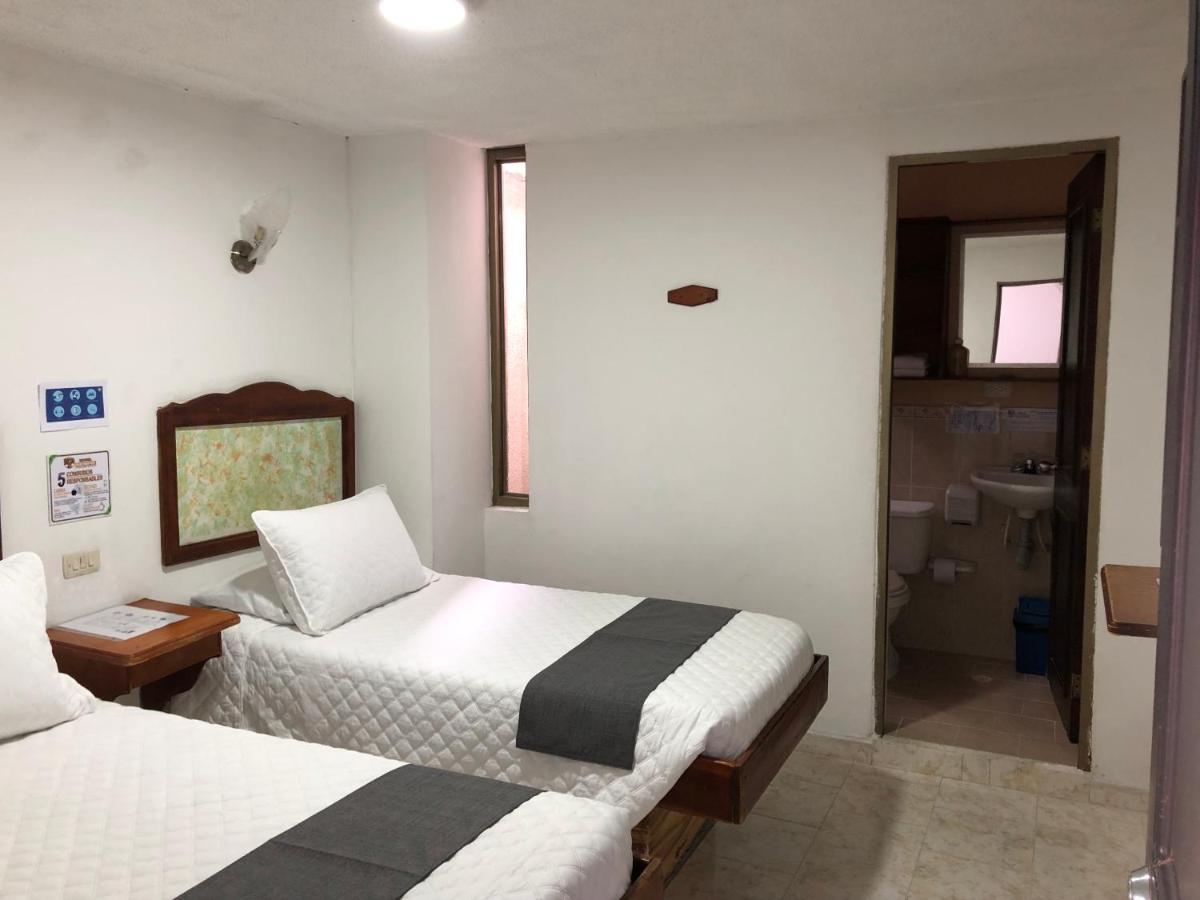 Hotel Armont Calarcá エクステリア 写真