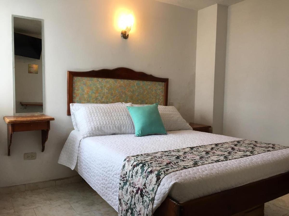 Hotel Armont Calarcá エクステリア 写真