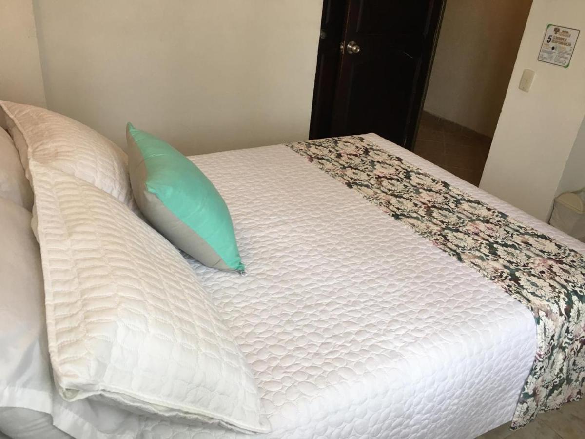 Hotel Armont Calarcá エクステリア 写真