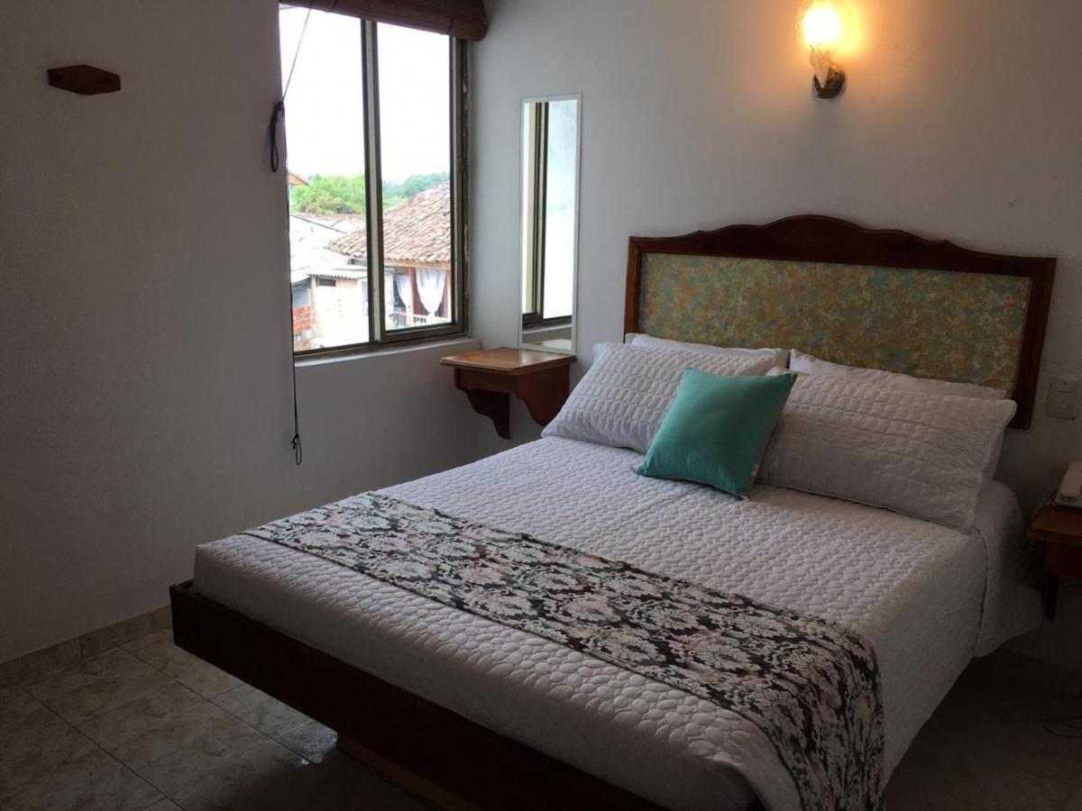 Hotel Armont Calarcá エクステリア 写真